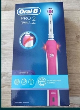 Elektryczna szczoteczka do zębów oral B braun  