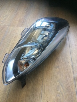 Lampa przednia prawa Ford Fiesta Mk8