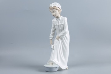 =ARTexpert=Figurka Hiszpania NAO LLADRO Dziewczyna