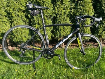 Rower szosowy carbon/Shimano 105 - Fuji Gran Fondo