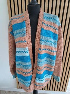 Sweter ręcznie robiony na drutach