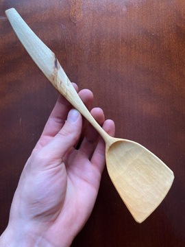 Drewniana łyżka do gotowania ręcznie rzeźbiona