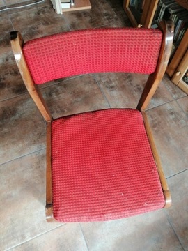 Czerwone krzesło PRL, lata 70te. Typ Radomsko.