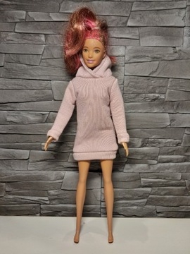 Sukienka z kapturem dla lalki w typie Barbie
