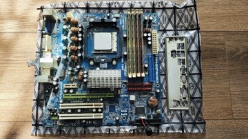 K10N78FullHD-hSLi + AMD Phenom II 1055T + 8GB RAM