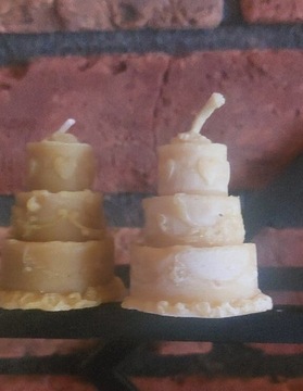 Naturalna świeca z wosku pszczelego tort 