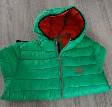 Reserved; zielona pikowana kurtka z kapturem,134cm
