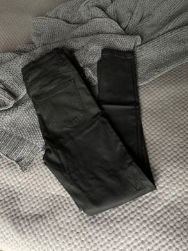 Czarne woskowane spodnie z wysokim stanem Reserved 38 M