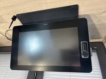 Wacom LCD Cintiq 27QHD Touch z ErgoStand