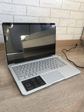 Laptop KIANO ELEGANCE 14.2 stan idealny ładowarka