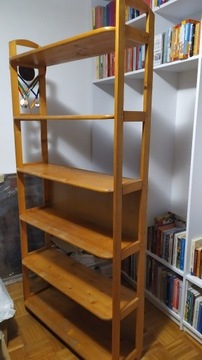 Półka na książki z litego drewna