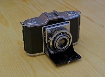 Niemiecki aparat fotograficzny Zeiss Ikonta