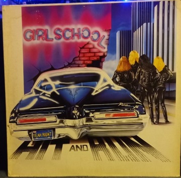 GIRLSCHOOL - HIT AND RUN, rok 1981