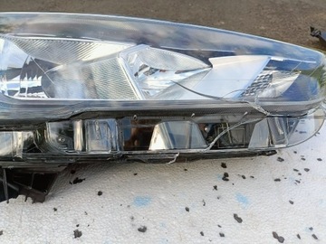 Lampa Reflektor Przód Prawa Ford Transit Connect