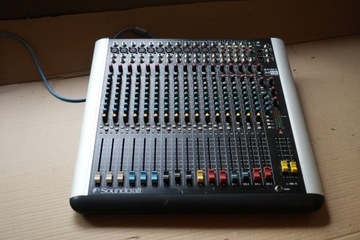 Mikser audio Soundcraft Spirit M12