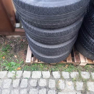 2 opony zimowe 215/60 R17C 109/107T Hankok