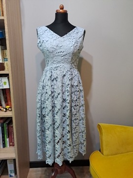 Jasnoniebieska sukienka midi z gipiury 36 38