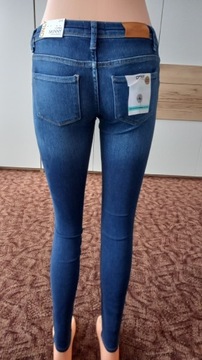 Spodnie jeans skiny 27/32