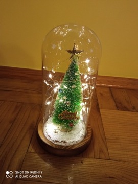 Choinka w szkle z podświetleniem LED prezent
