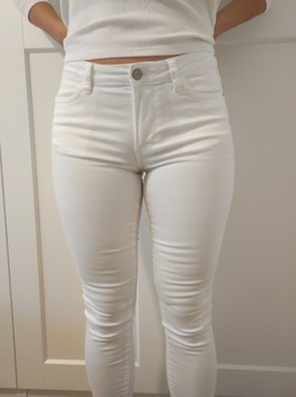 jeansy Diverse białe