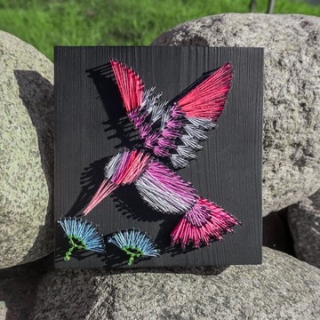 Koliber Obraz String Art Rękodzieło 20x20cm