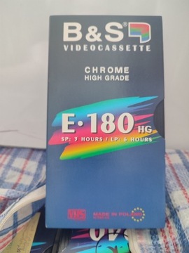 Kasety VHS kilkaset sztuk