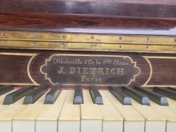 Pianino starodawne Gietrich Paris