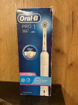 Szczoteczka elektryczna oral-b pro 1 600