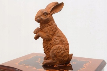 Żeliwna stara figura - stojący królik zając OGRÓD
