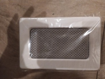 Kratka kominkowa wentylacyjna biała 11x17