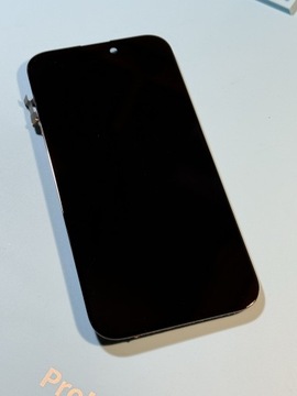 Apple iPhone 15 Pro Ekran LCD Demontaż
