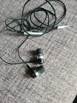 Słuchawki do uszne nowe końcówki sznurkowy kabel 