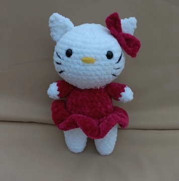 pluszak HELLO KITTY na szydełku handmade 