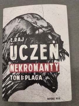 Uczeń nekromanty E. Raj