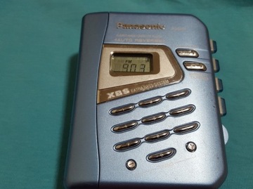 Walkman Panasonic RQ-E27V z radiem.