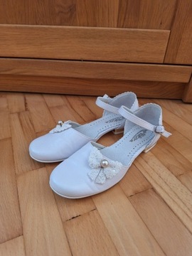 BUTY komunijne dziewczęce roz. 34 dł. wkł. 22,5 cm