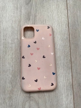 Różowe etui case iPhone 11 w serduszka