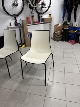 Krzesła czrnobiałe Pedrali 3D Colour 775 