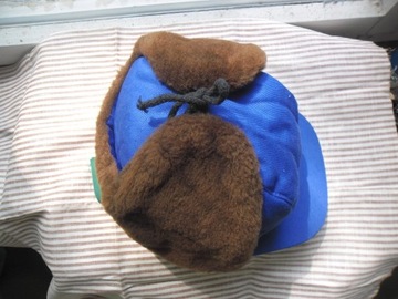 czapka z daszkiem uszanka z brązowym futerkiem r M