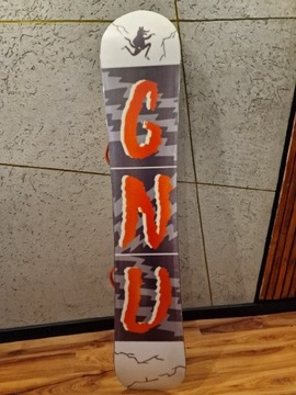 Snowboard Gnu Money 157