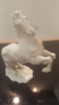 Dynamiczna figura konia