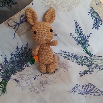 Królik, króliczek amigurumi szydełkowy