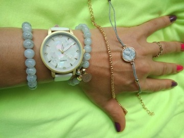 Zegarek damski z bransoletkami 