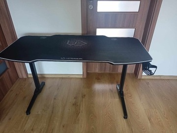 biurko gamingowe ultradesk +podkładka +uchwyty