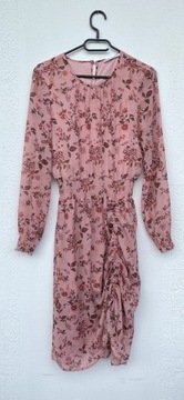 Sukienka midi różowa w kwiaty ze ściągaczem