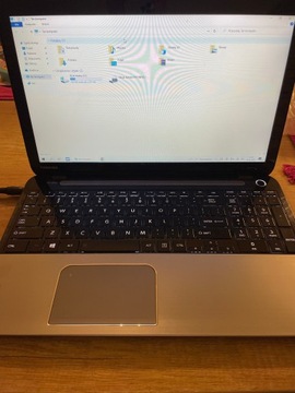 Toshiba S55DT-A5130 AMD A8/8GB RAM/240 SSD/WIN10 D