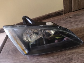 LAMPA PRZOD PRAWA FORD FOCUS MK2 