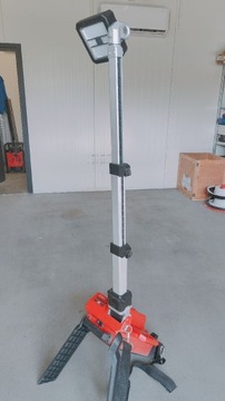 Lampa Milwaukee ONERSAL M18