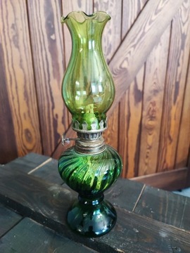 Stara francuska  zielona lampa naftowa