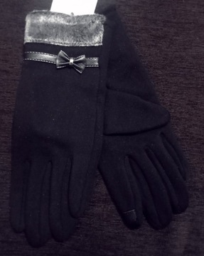 Rękawiczki damskie z futerkiem.